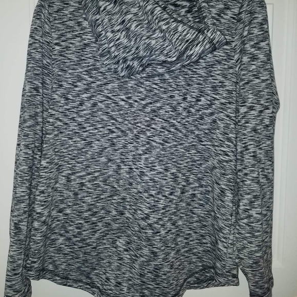Patterned Activewear Hoodie - Picture 2 of 2